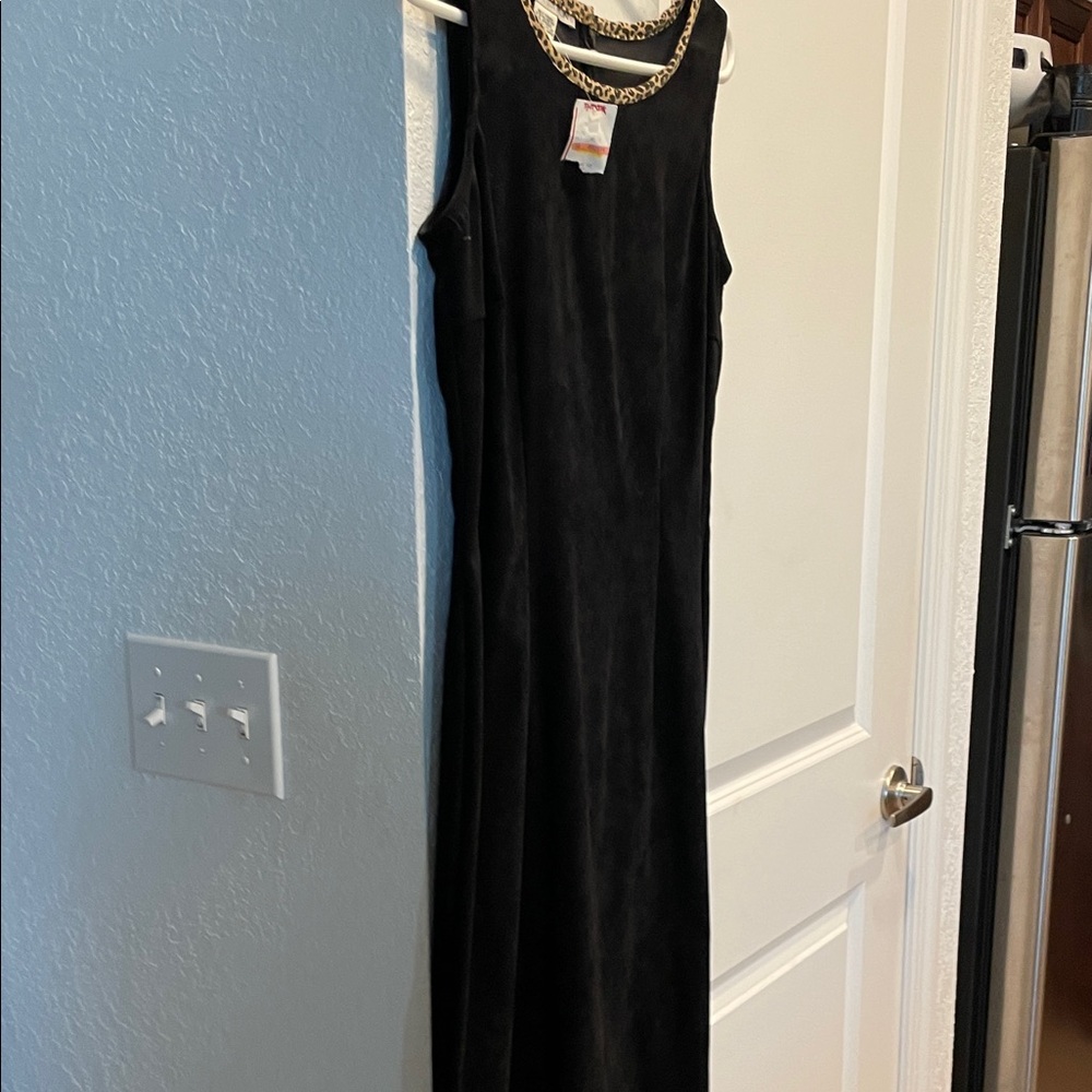 Black Sleeveless Maxi Dress Maggy London
